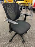 Used Used Staples Vexa Mesh Chair Black 