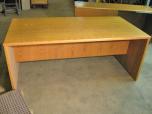Used Used Table With Oak Veneer Finish 