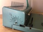 GBC Combo Manual Comb Binding Machine - ITEM #:530013 - Img 3 of 4