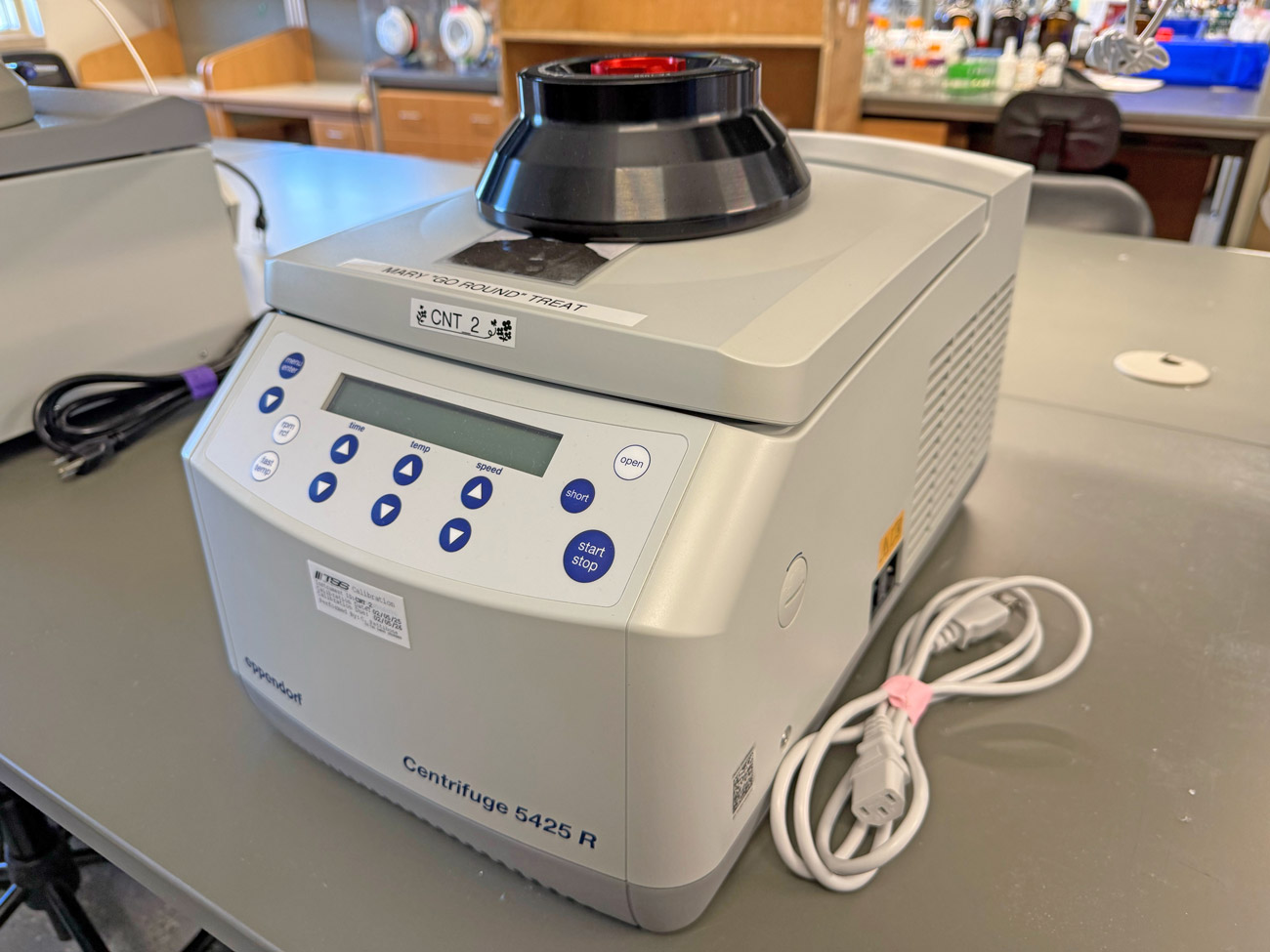 Used Eppendorf 5425 R Refrigerated Centrifuge w/ 2 Rotors 620200