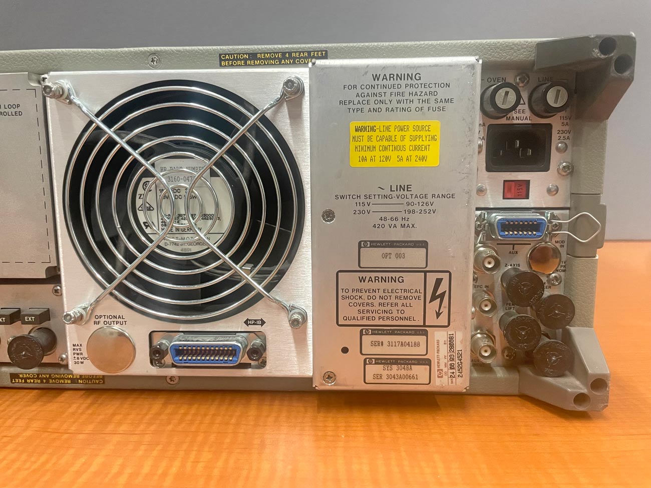 Used HP 8662A Synthesized Signal Generator 10kHz-1280MHz Opt 003