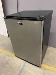 Used Used Refrigerator with freezer on top - Emerson 