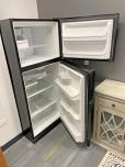 Used Frigidaire Refrigerator Freezer Black 241851242 - ITEM #:880043 - Img 2 of 5