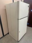 Used Refrigerator Freezer - General Electric - ITEM #:880048 - Img 1 of 9