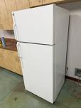 Used Hotpoint Refrigerator Freezer - HTS18GBSBRWW - ITEM #:880051 - Img 2 of 7