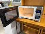 Used Oster Microwave - Stainless Steel - 1100W - ITEM #:880054 - Img 4 of 5