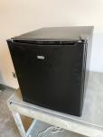Used Sunbeam Compact Mini Refrigerator Black - ITEM #:880055 - Img 2 of 4