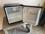 Used Sunbeam Compact Mini Refrigerator Black - ITEM #:880055 - Img 3 of 4